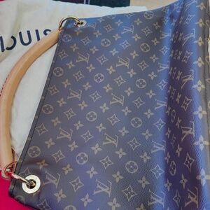 Louis Vuitton Artsy MM